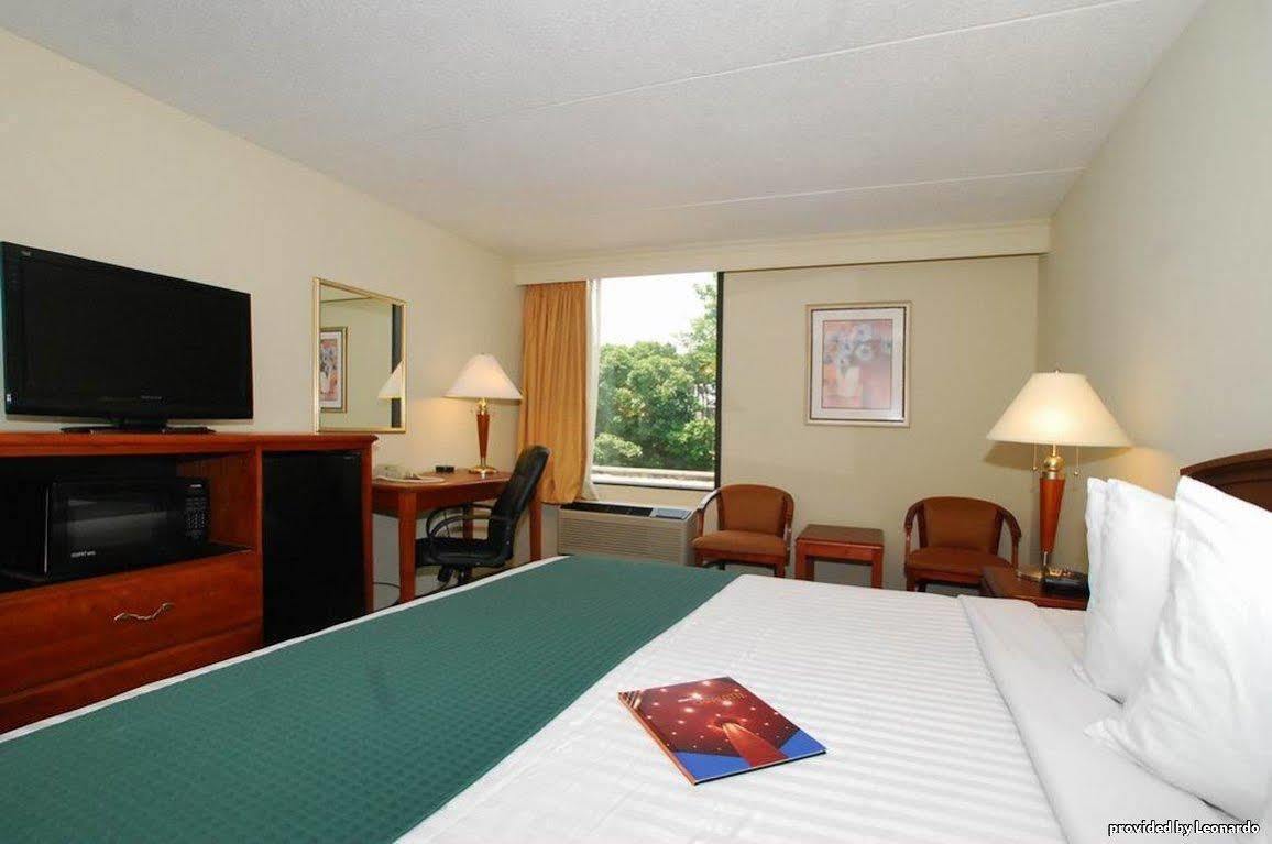 Best Western Plus Lower South End Charlotte Rom bilde